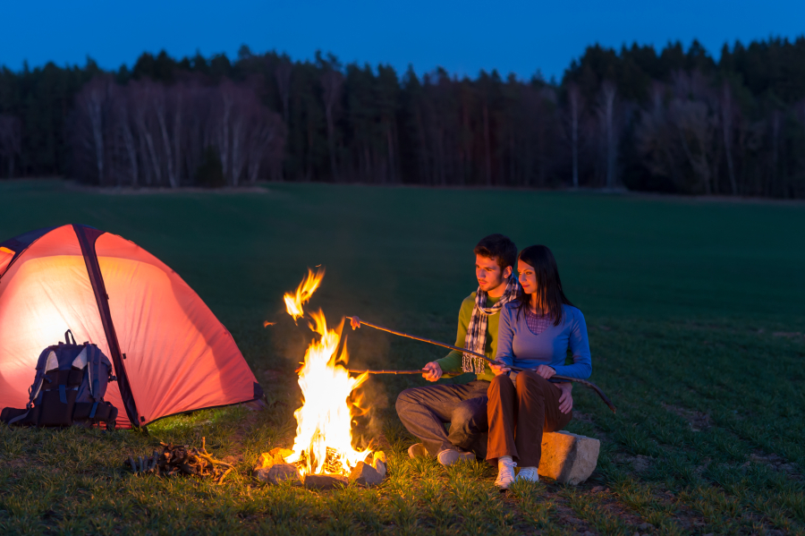 couple en tente camping annecy 